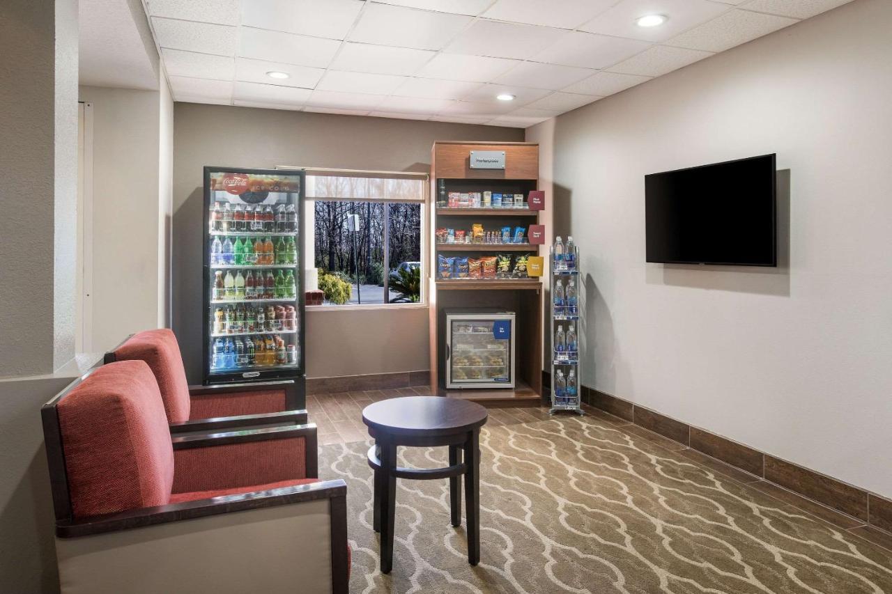 Comfort Suites Forsyth Near I-75 Екстериор снимка