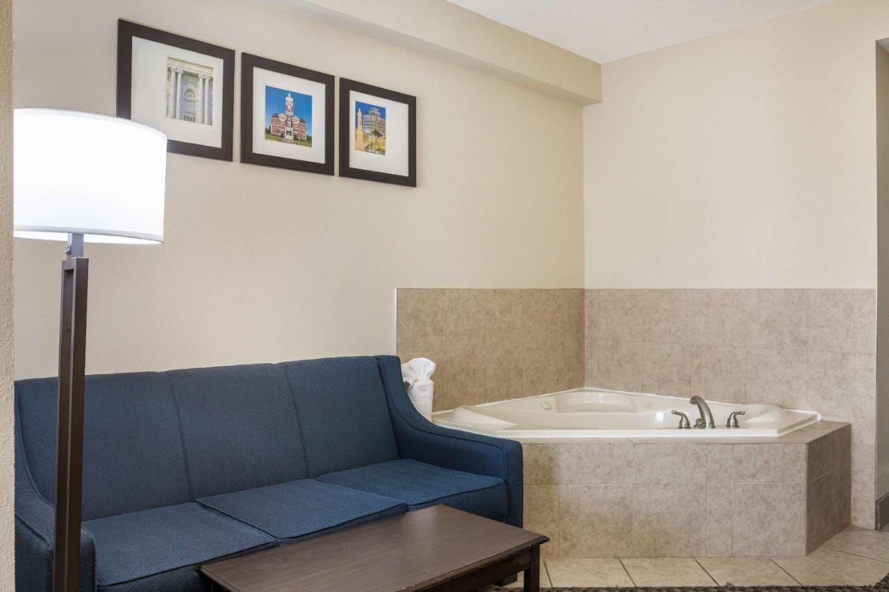 Comfort Suites Forsyth Near I-75 Екстериор снимка