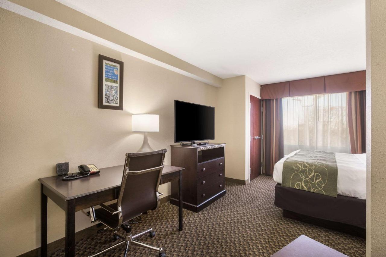 Comfort Suites Forsyth Near I-75 Екстериор снимка