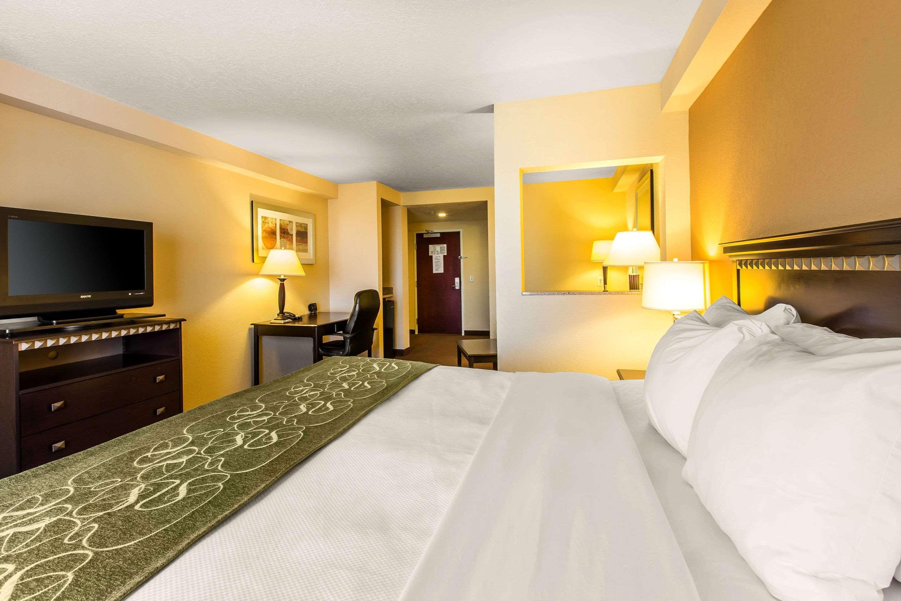 Comfort Suites Forsyth Near I-75 Екстериор снимка