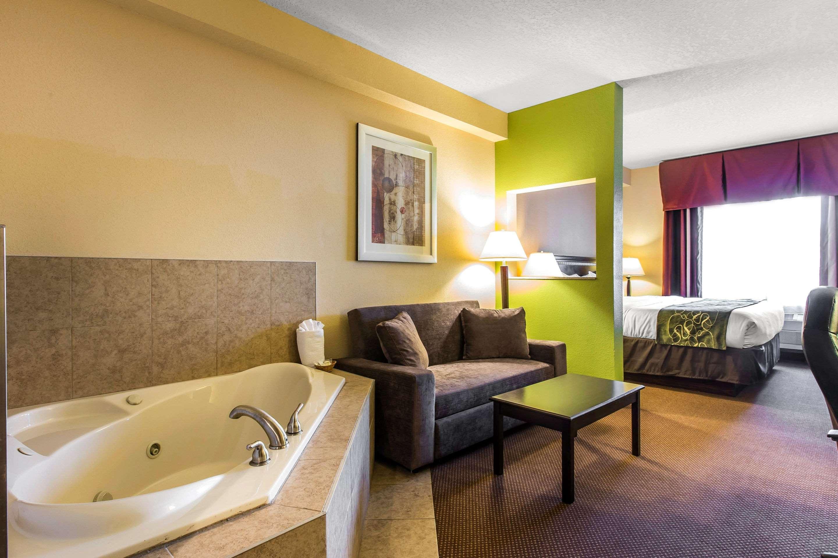 Comfort Suites Forsyth Near I-75 Екстериор снимка