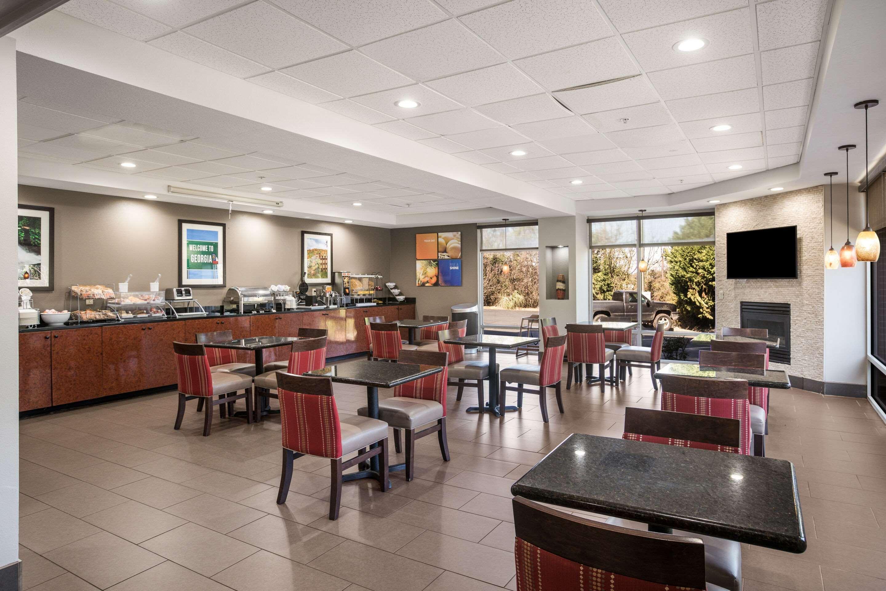 Comfort Suites Forsyth Near I-75 Екстериор снимка