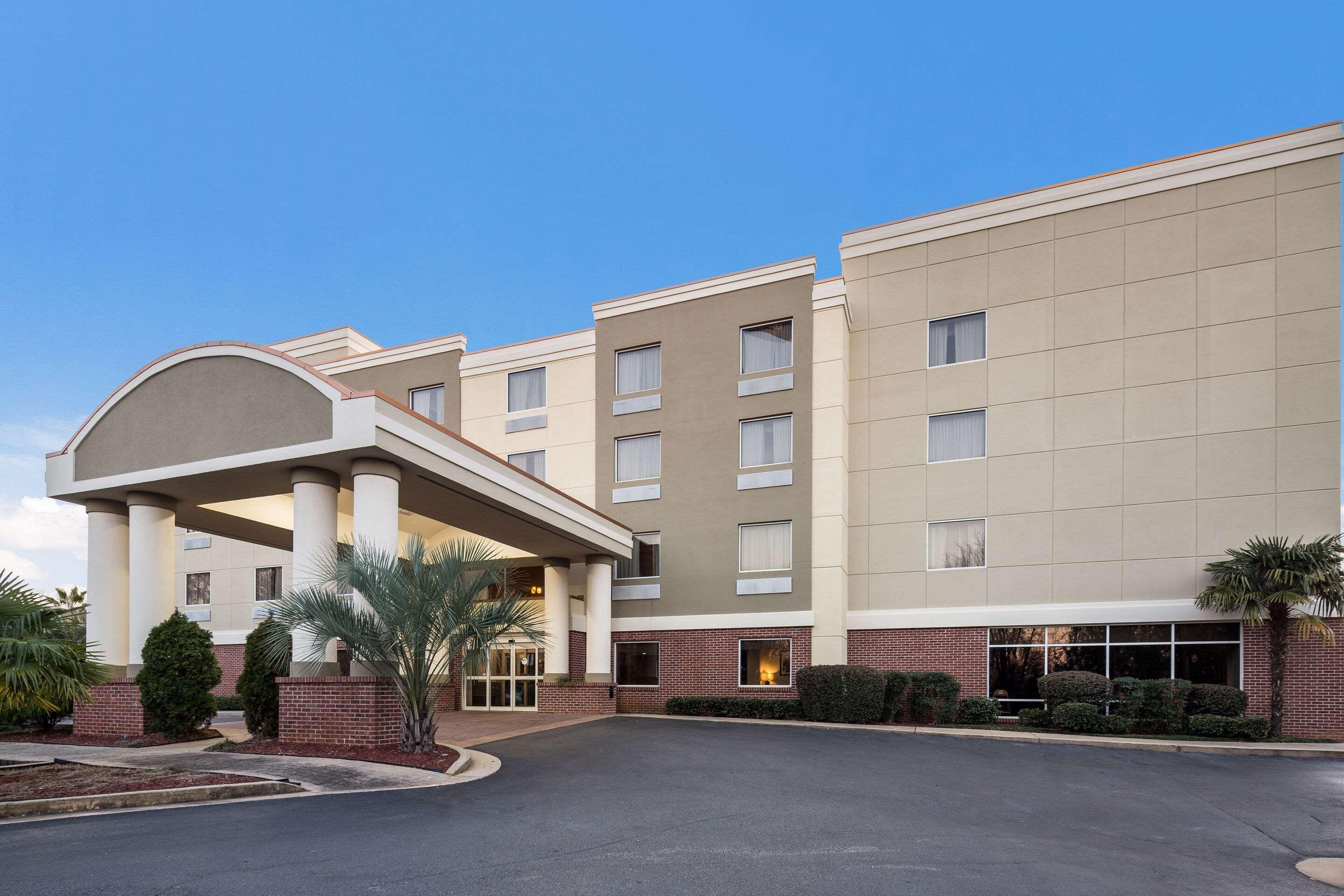 Comfort Suites Forsyth Near I-75 Екстериор снимка