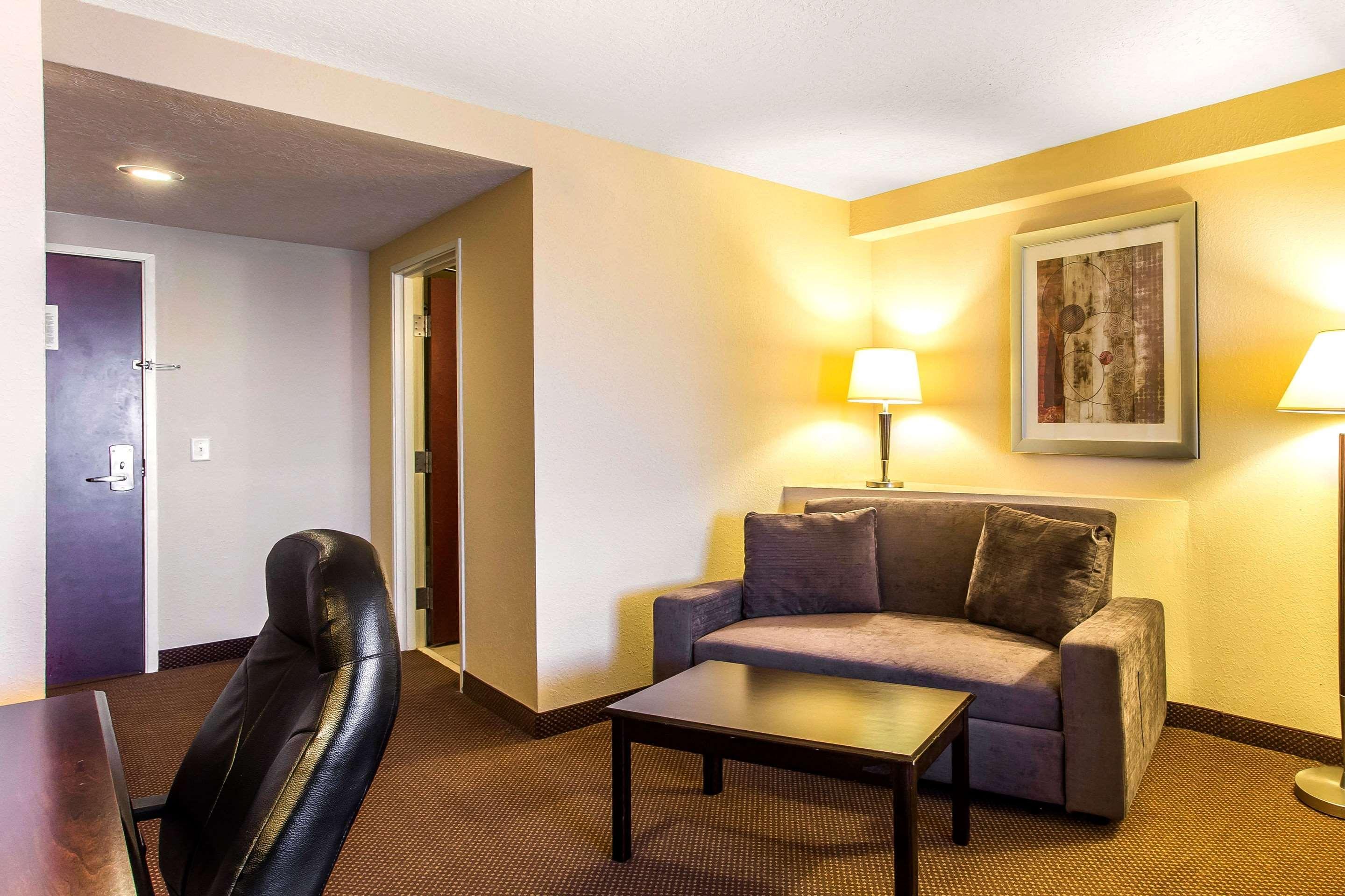 Comfort Suites Forsyth Near I-75 Екстериор снимка