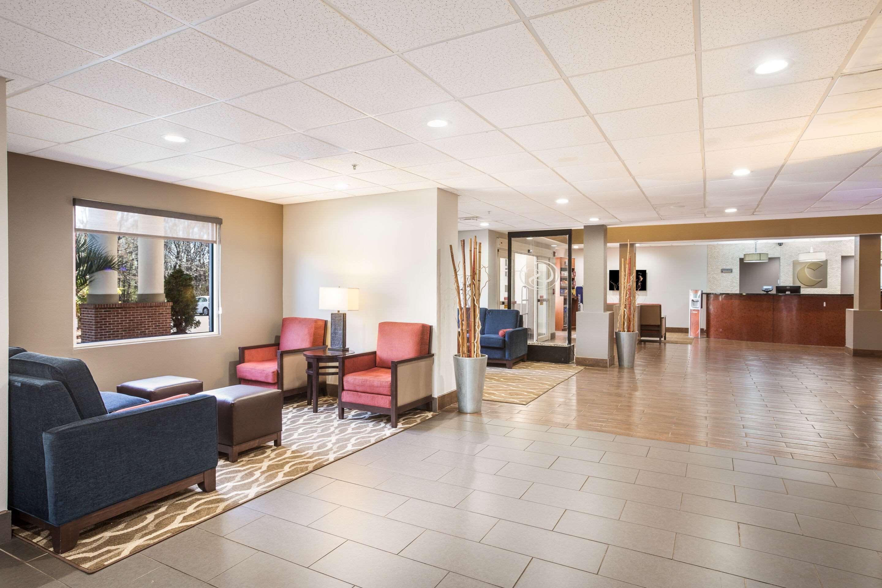 Comfort Suites Forsyth Near I-75 Екстериор снимка
